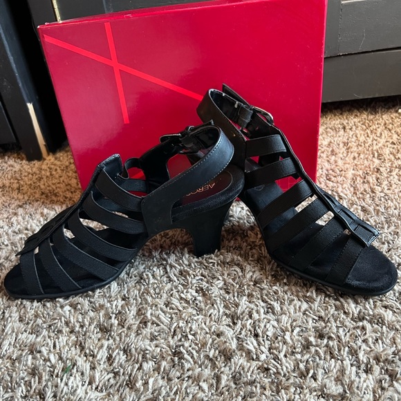 AeroSoles Strap Heel - Picture 3 of 5